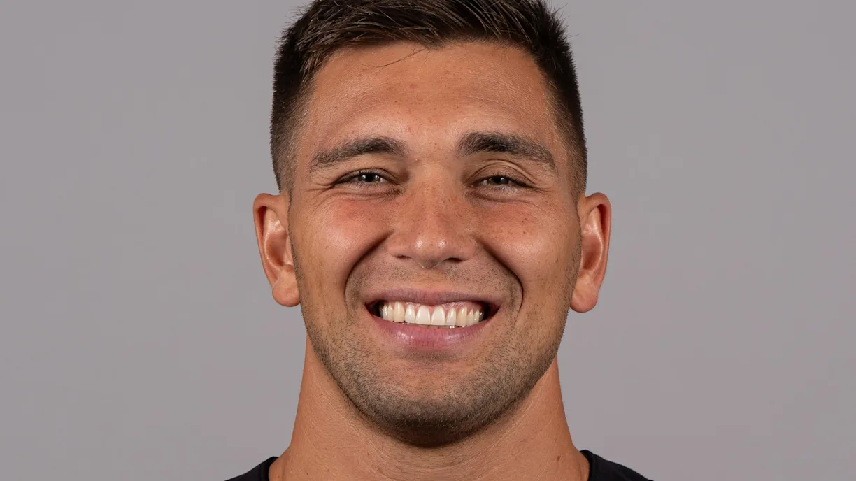 Kaden Elliss and JJ Apathjang