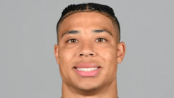 Carson Schwesinger and Kayvon Thibodeaux