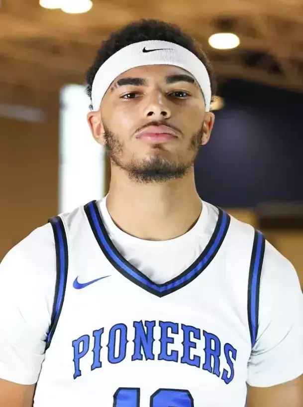 Ammar Maxwell and Keanti Thompson