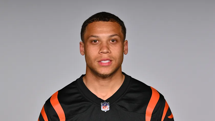 Carson Schwesinger and Kayvon Thibodeaux