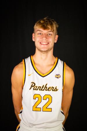 Cincinnati Bearcats Coach Katrina Merriweather (2024)