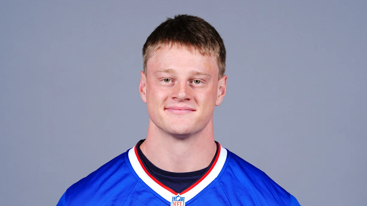 Kaden Elliss and JJ Apathjang