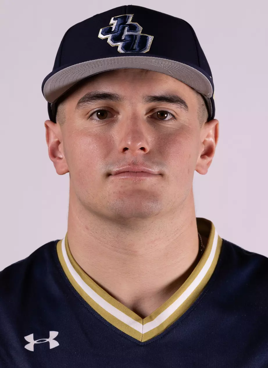 Matthew Paunove and Ariana Huaman