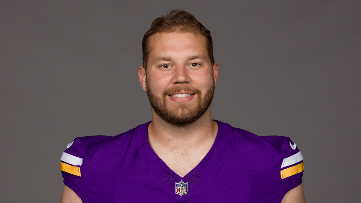 Zaire Mitchell-Paden and Xander Alarie